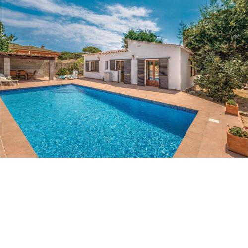 Stunning home in Vidreres with 3 Bedrooms, WiFi and Swimming pool