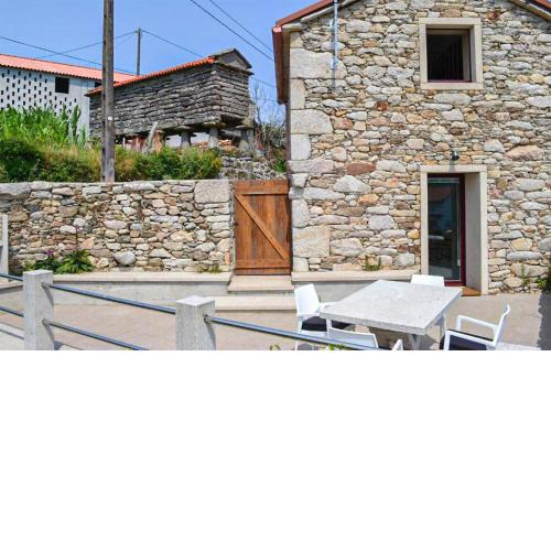 Stunning home in Vimianzo with 1 Bedrooms and WiFi