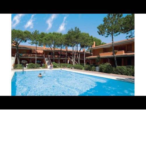 Stunning Residence Big Balcony - Pool - Parking - Airco - Private Beach Place