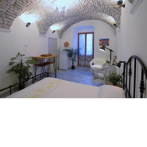 Stunning studio apartment in central location
