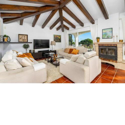 Stunning Urb Doña Pilar villa with private pool Ref 139