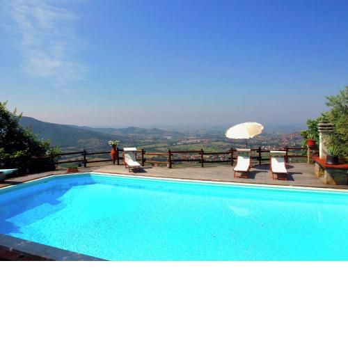 Stunning Villa in Castiglion Fiorentino with Swimming Pool