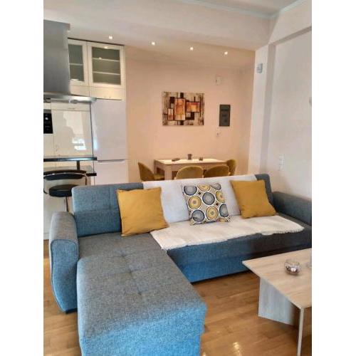 Stylish -Modern Apartment heart of Marousi