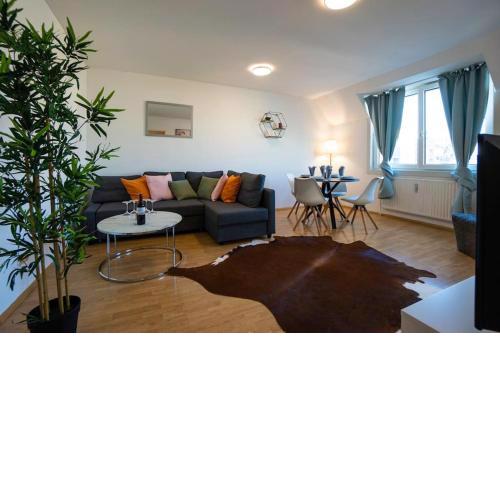Stylish 2 Floor Penthouse • 15 min to City Center
