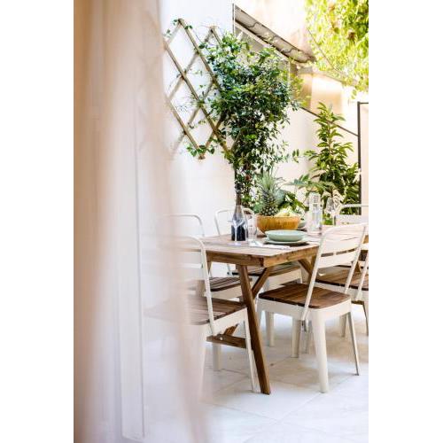 Stylish 2BR with Lush Terrace near National Museum
