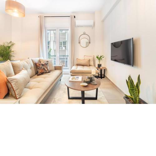 Stylish, 3-brdm Family Apartment near Acropolis!