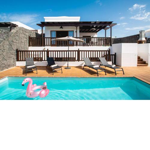 Stylish 6 Bedroom Villa Princesa - Beside Beach & Waterpark