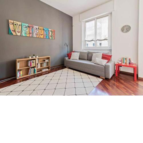 Stylish and Cozy apt close to Naviglio (MUDEC)