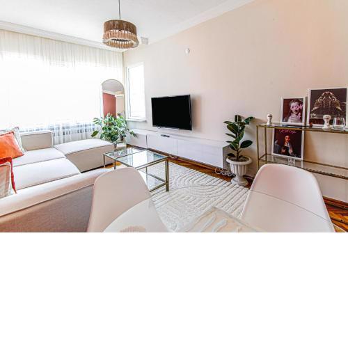 Stylish and Fully Furnished Flat in Ortakoy