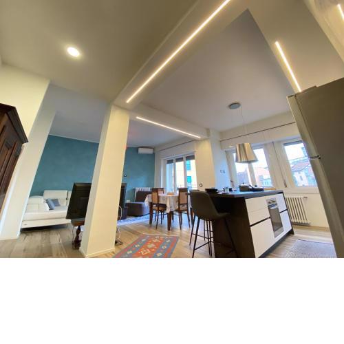 Stylish Apartment in Como Downtown