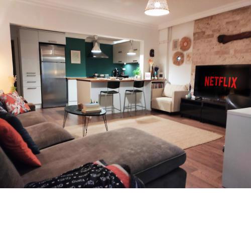 Stylish Apartment with Backyard in Merter