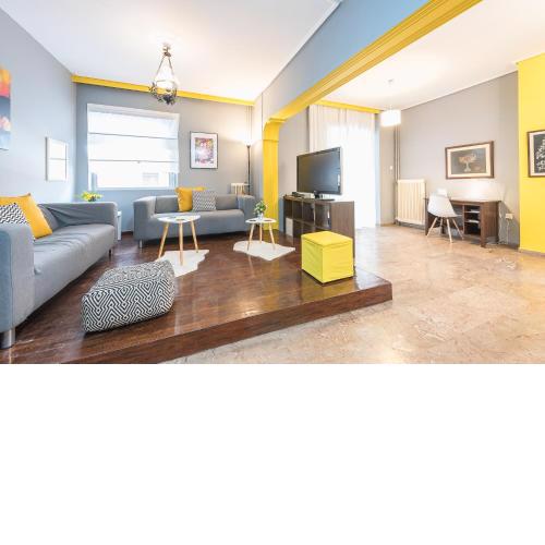 Stylish Apartment with Balcony by Cloudkeys
