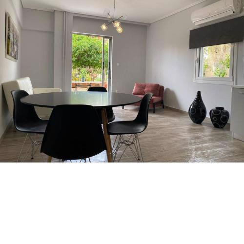 Stylish Apt w/openAir JACUZZI&big garden-NeaSmirni
