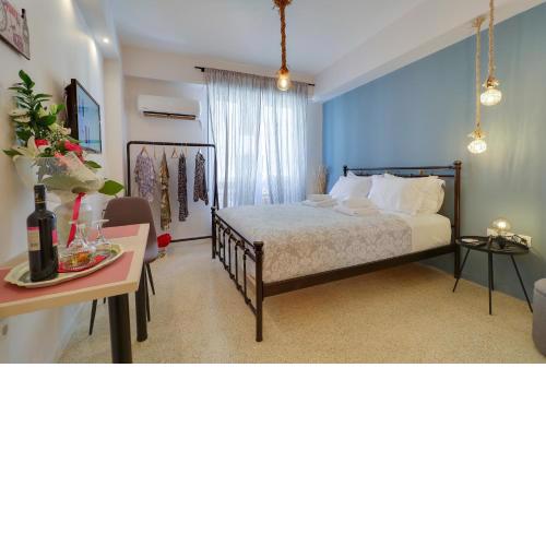 Stylish, Comfy Suite in the Heart of Athens