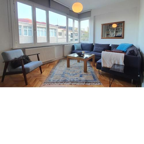 Stylish Cozy 1-bedroom with balcony & Sea view