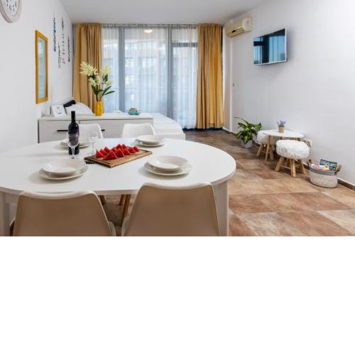 Stylish flat in the TOP centre of Sunny Beach