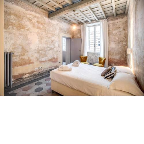 Stylish flat near Fori Imperiali ruins