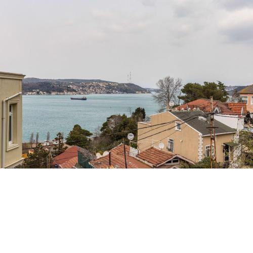 Stylish Flat w Splendid Bosphorus View in Sariyer