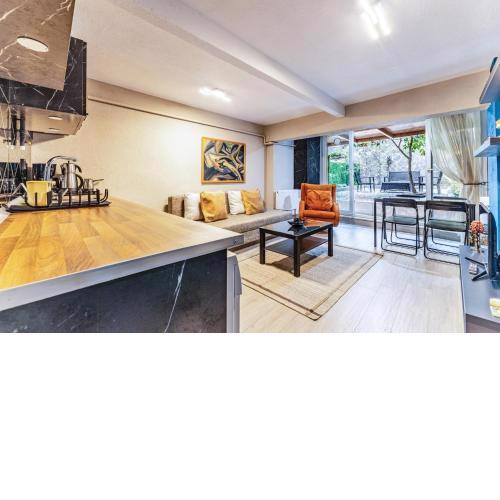 Stylish Fully Furnished Modern Flat in Kadıköy