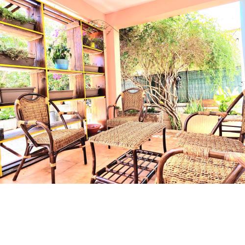 Stylish home with patio 3 min walk to the beach