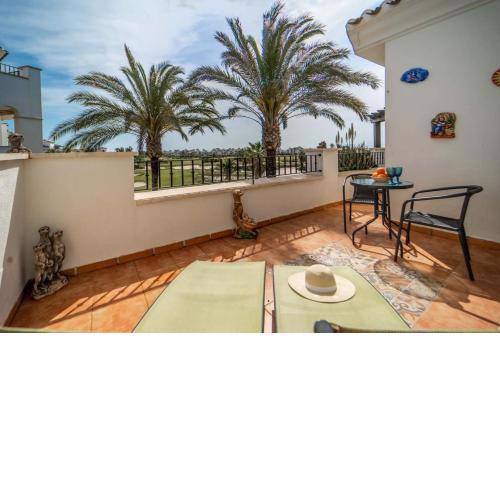 Stylish One Bed Apartment with Nice Golf Course Views Hole 18 - AO923LT