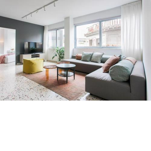 Stylish & perfectly located apartment, (Ermou st)
