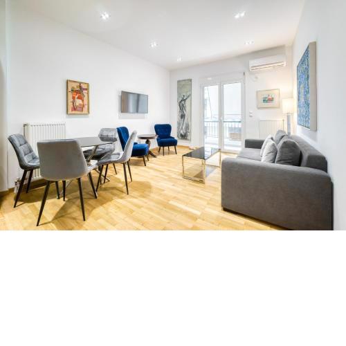 Stylish, Sunny New 2 Bedroom, Prime Central Athens