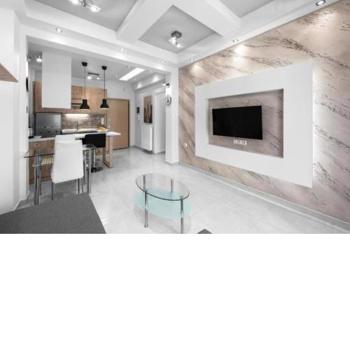 SuCasa, Nilie Hospitality MGMT