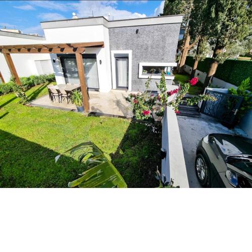 Suelo Flat Villa