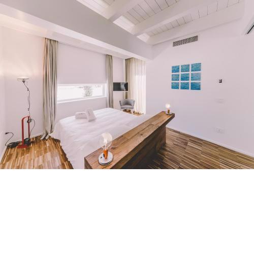 Suite 10 Home Design & Spa