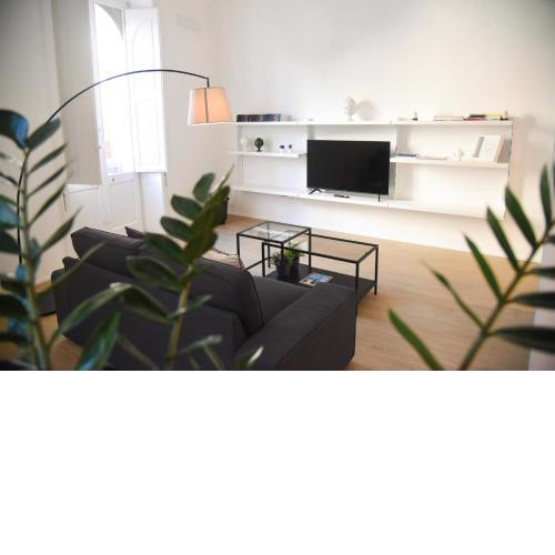 Suite 22