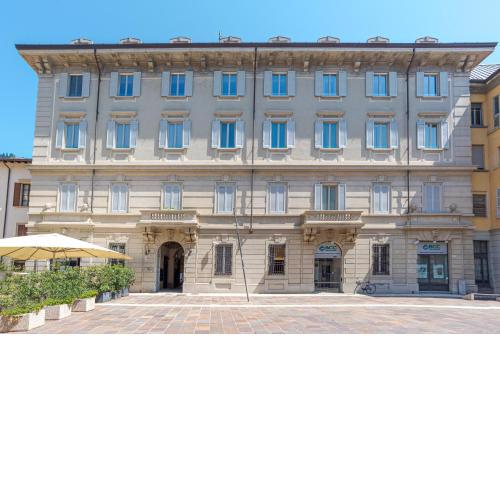 Suite Broletto - by MyHomeInComo