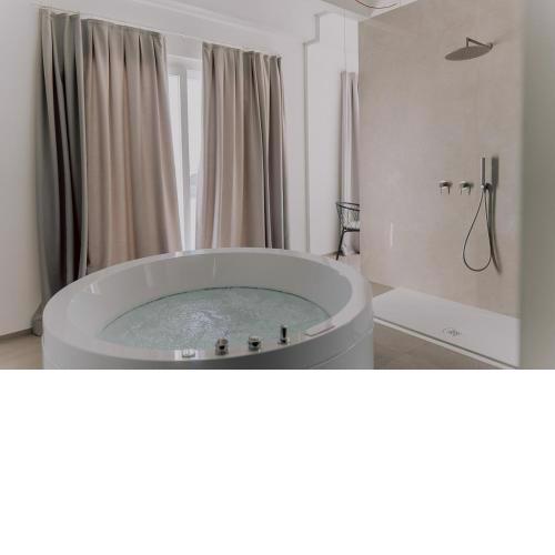 Suite Donna Edwige by MONHOLIDAY