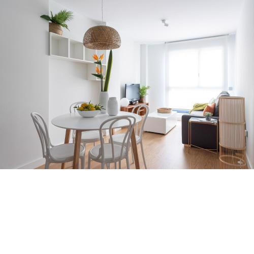SUITE LUX APARTMENT. 80m FROM BEACH. FreeParking.