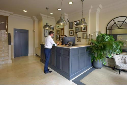 Suites Pamplona Plaza