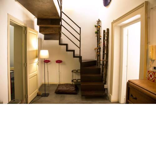 SuittOm Apartment