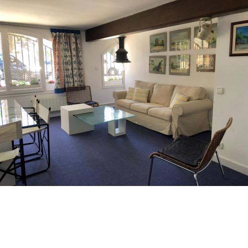 Suitur beachfront apartment Roc de Sant Gaietà