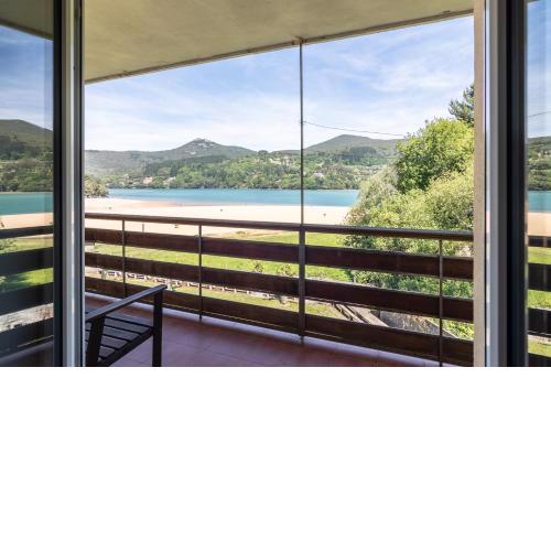 Sukarrieta apartment by People Rentals