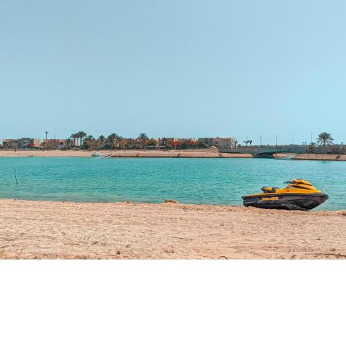 Summer villa for families and friends on the beach