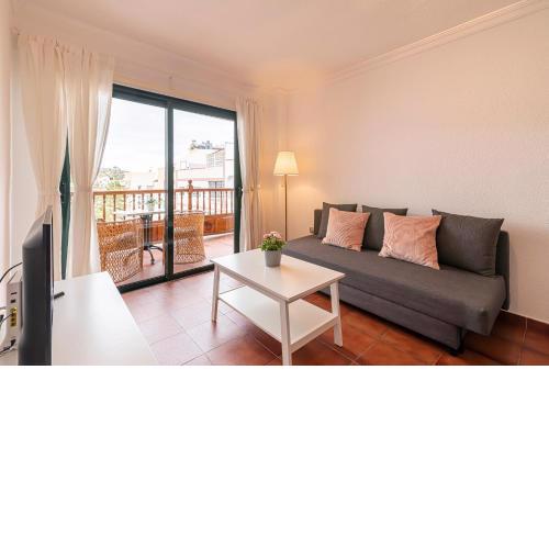 SUN HOLIDAYS HOME, well located Cristianos