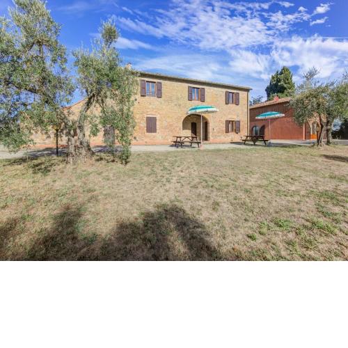 Sun kissed Apartment in Gambassi Terme Fi with Garden