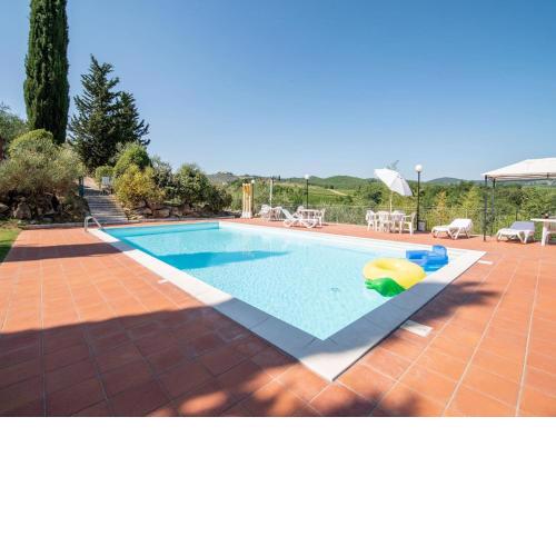 Sun kissed Holiday Home in Gaiole in Chianti with Garden