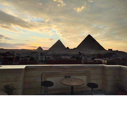 sun pyramids inn