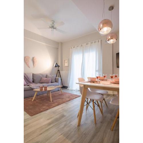 "SunBow Earth"- Boutique new Apt in Dowtown Athens