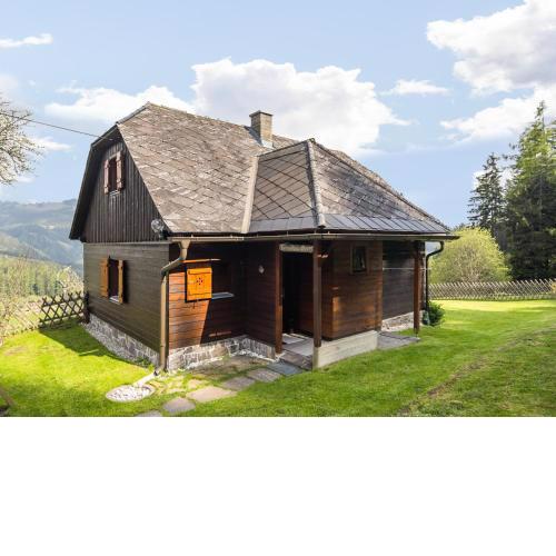 Sunlit Holiday Home with Private Garden in Kalchberg