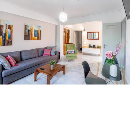 Sunny 75 sq m 2nd floor Apt @historic center-bohemian Psiri-VFM