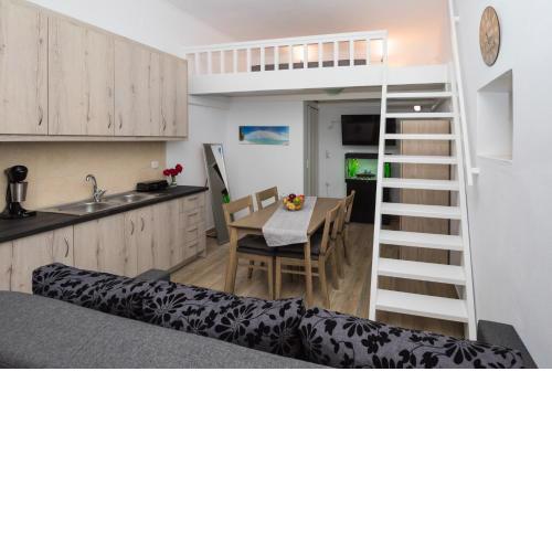 Sunny Apartment - Triovasalos