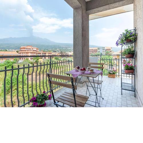 Sunny apartment in Giarre close to sea with a splendid view