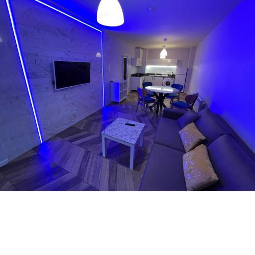 Sunny Apartment in Studentski grad, behind UNSS