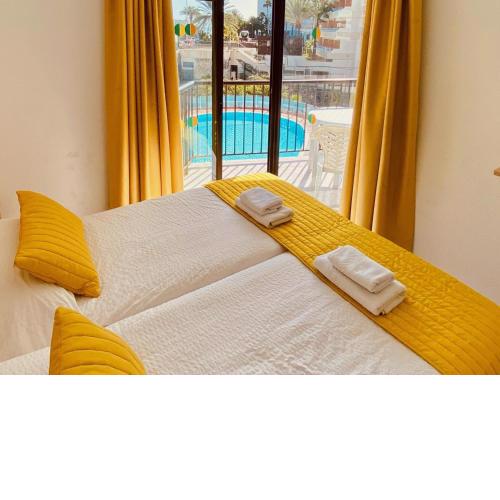 Sunny apartment near the beach